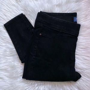 Mid-Rise Black Jeggings